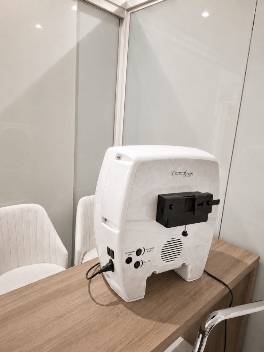 Equipamento DermoScan de análise da pele
